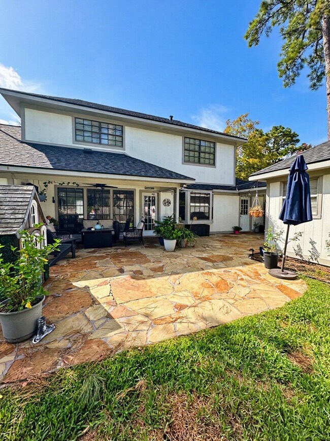 Building Photo - 3934 Cypress Lake Dr