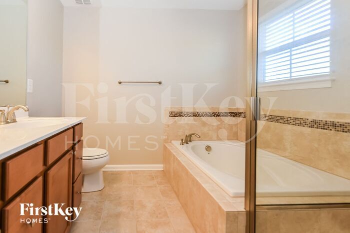 Building Photo - 12435 Lookout Point Dr