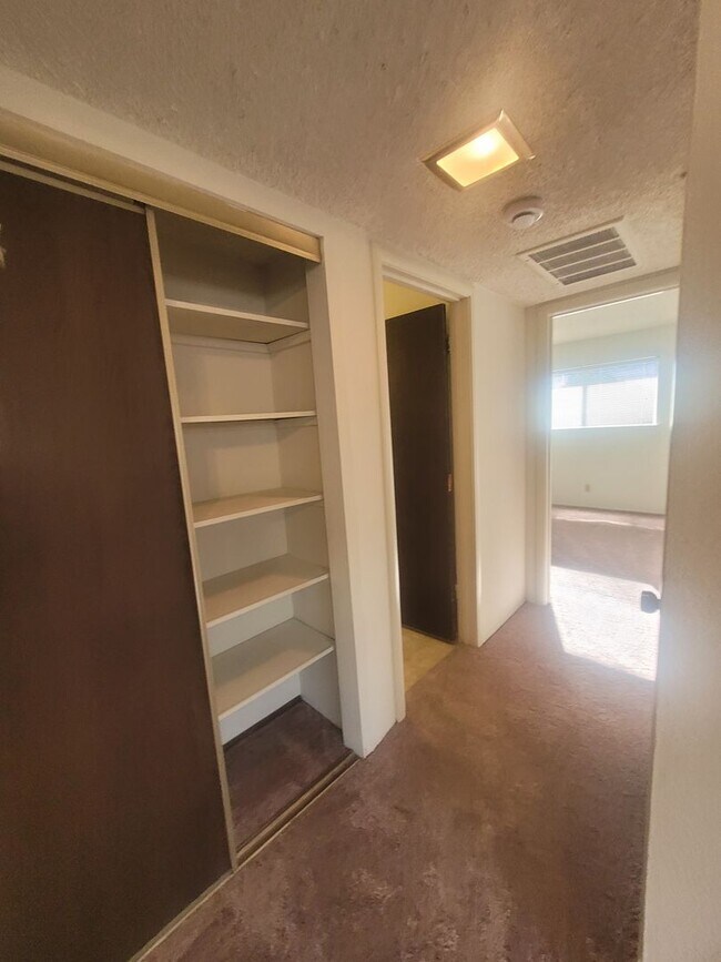 Building Photo - 6048 Margo Dr
