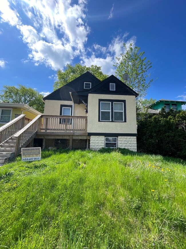 Primary Photo - WARM & COMFY SINGLE FAMILY HOME