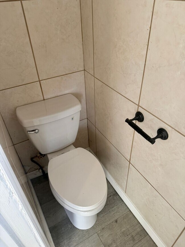 Building Photo - 7213 Harney Rd