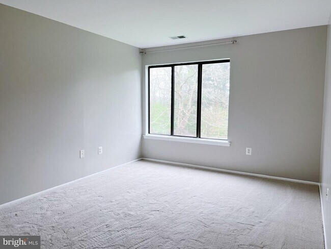 Building Photo - 8141 Needwood Rd