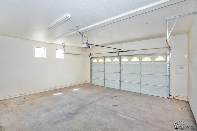 Building Photo - 3565 W 22nd St