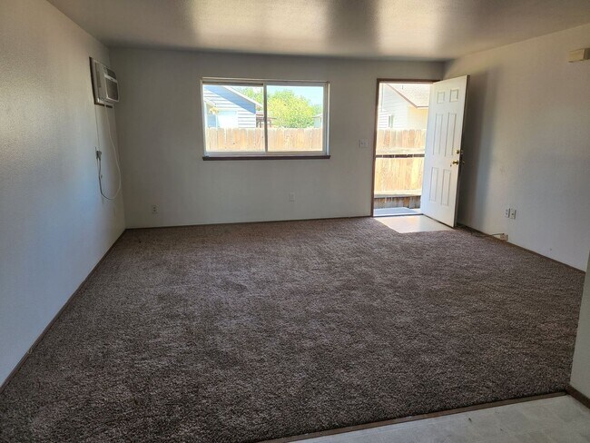 Building Photo - c1617