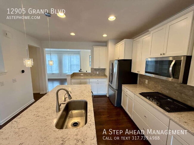 Building Photo - 12905 Grand Blvd