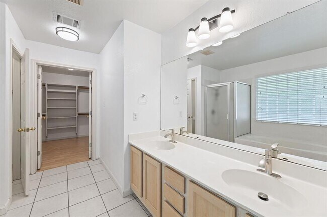 Building Photo - 3301 Texas Topaz Dr
