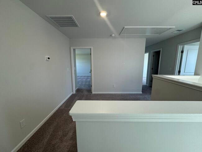 Building Photo - 3080 Hallsdale Dr