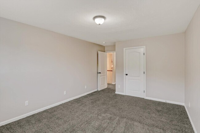 Building Photo - 219 Kickham Ln