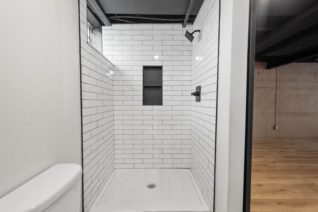 Building Photo - Don’t miss this! Beautifully RENOVATED 3 bedroom in Stowe!!