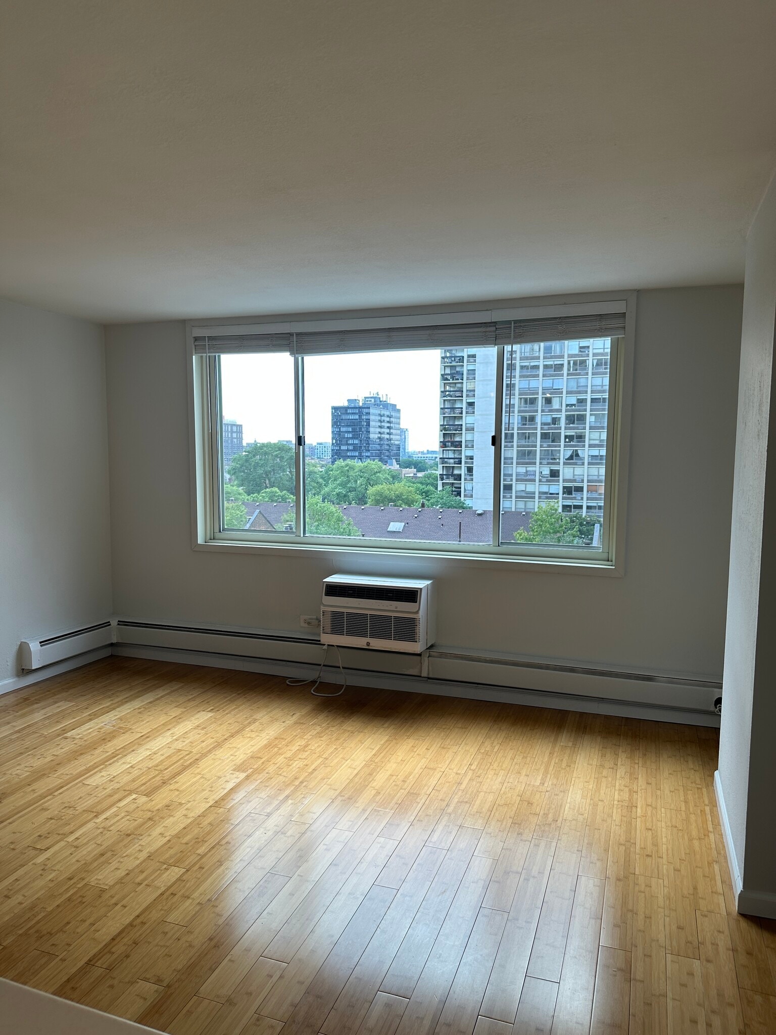 Building Photo - 1350 N Dearborn St