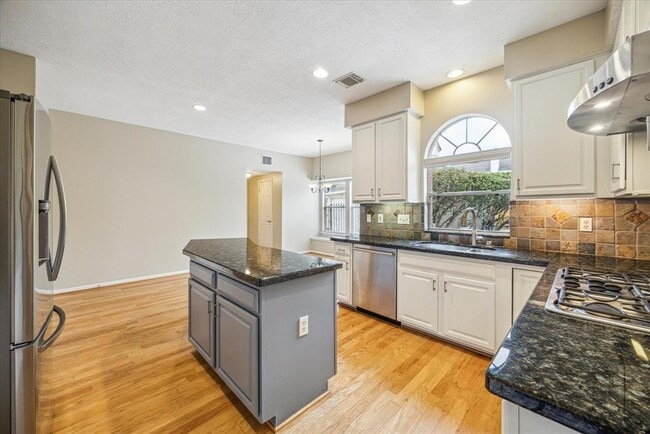 Building Photo - 12714 Orchard Hollow Way