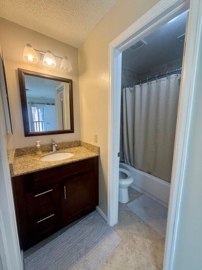 Building Photo - Spacious, Sunlit 3BR / 2 BA Condo just steps away from Standley Lake!