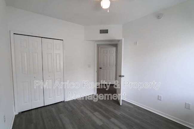 Building Photo - 9519 Newdale Way