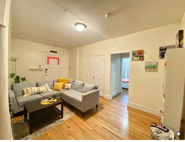 Building Photo - 322 St Paul St