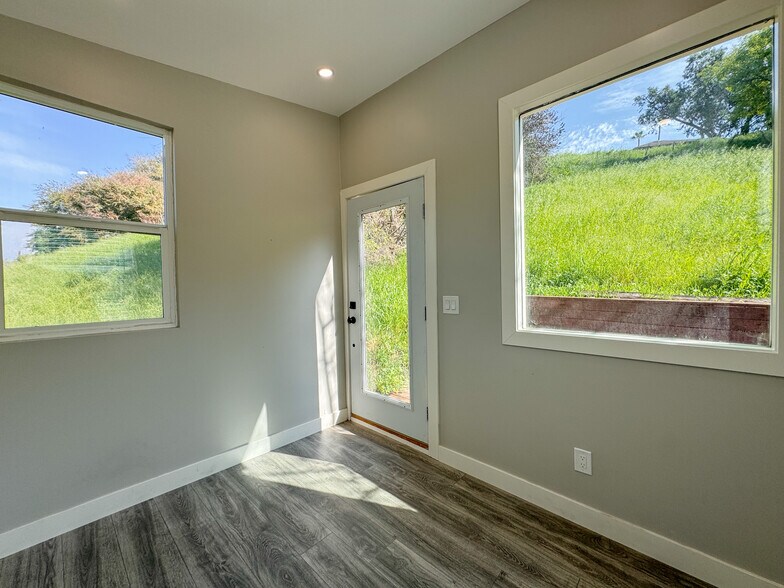 Building Photo - 3654 Harriman Ave