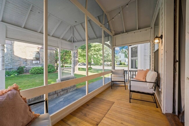 Building Photo - 107 Union Ave