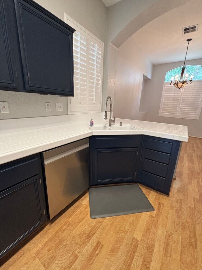 Building Photo - Beautiful Rancho Cucamonga 3 Bedroom/ 2 Bath Home