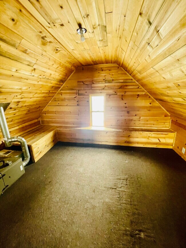 Building Photo - 1342 Johnson St NE