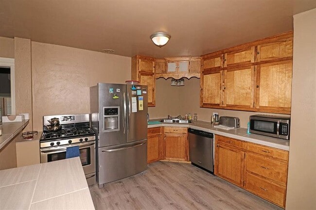 Building Photo - All utilities included 3-bedroom, 2-bathroom home in the Redlands