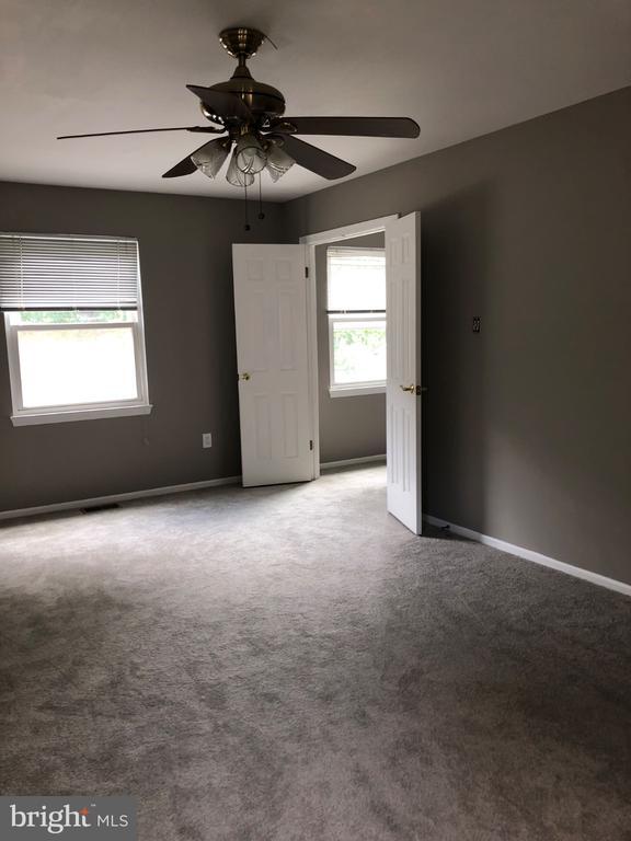 Building Photo - 6031 Flywheel Ct
