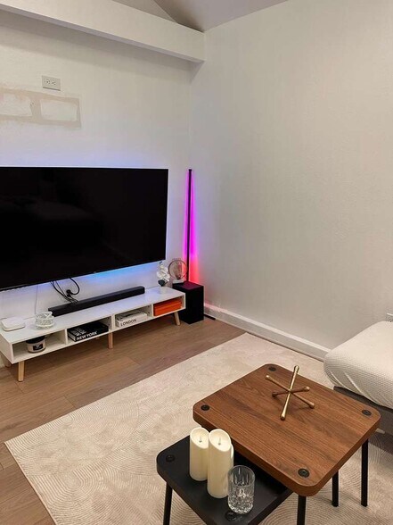 Building Photo - 8529 Keokuk Ave