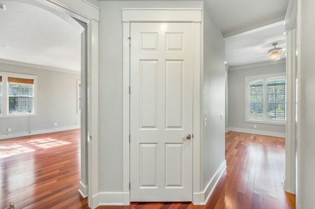 Building Photo - Gorgeous Regatta Bay 3 Bedroom Townhouse!