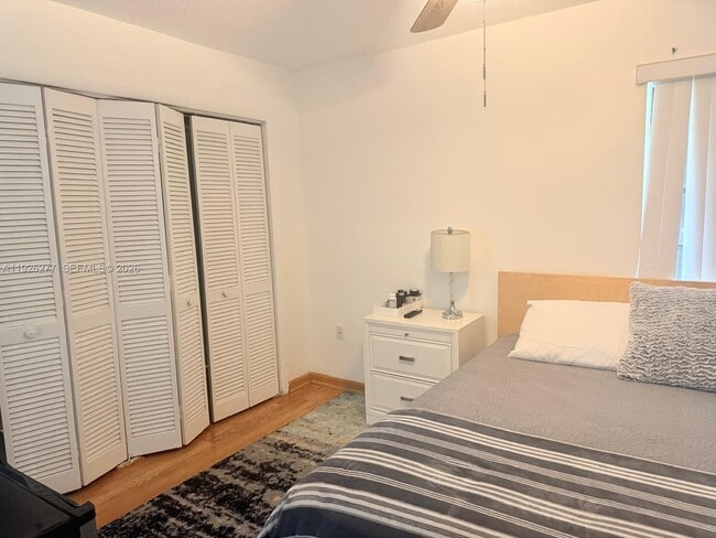 Building Photo - 1990 Brickell Ave