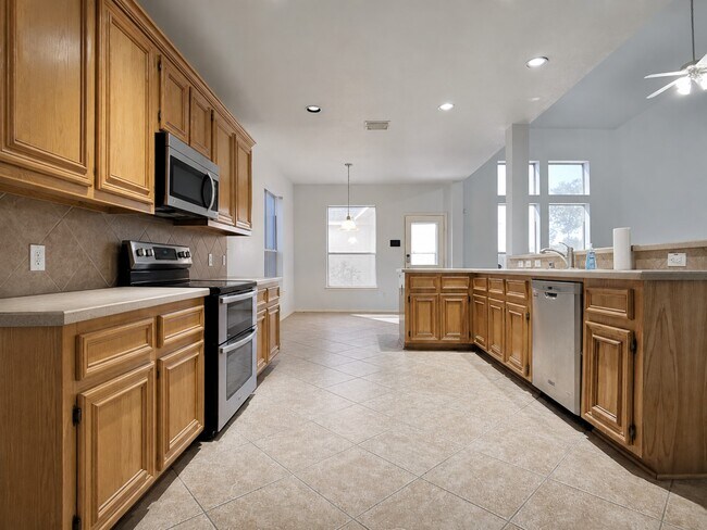 Building Photo - 3527 Hera Dr