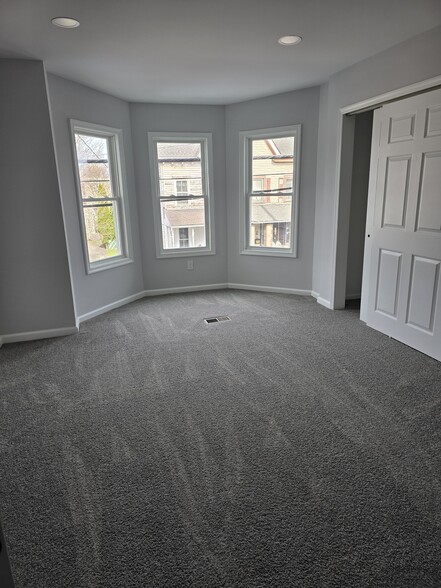 Main Bedroom - 77 N Pennsylvania Ave