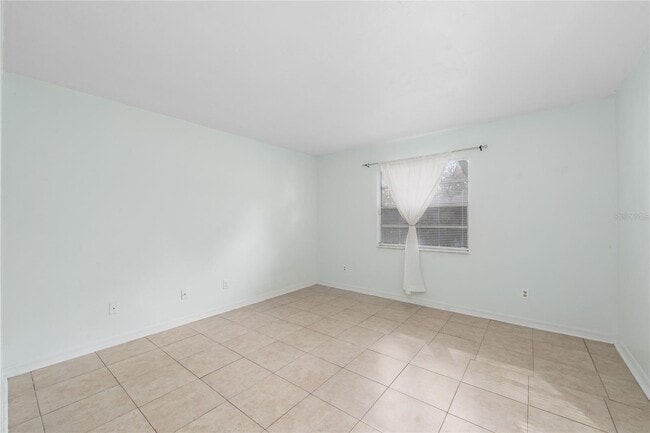 Building Photo - 245 Moonbeam Rd