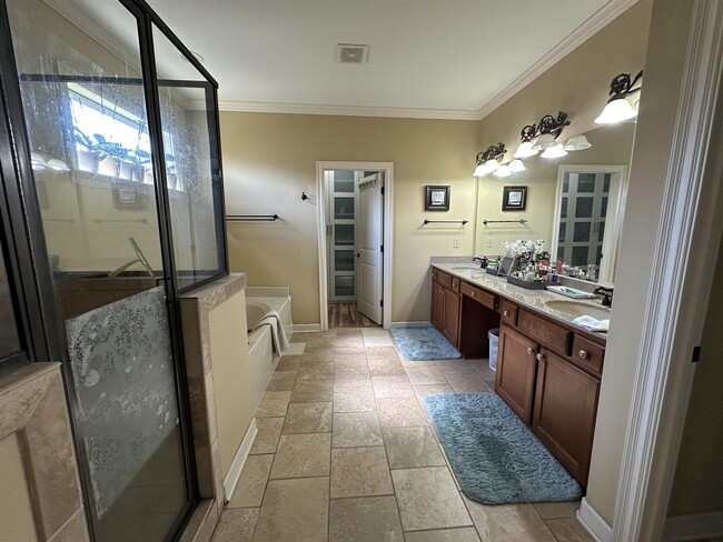 Building Photo - 9328 Owl Hill Dr