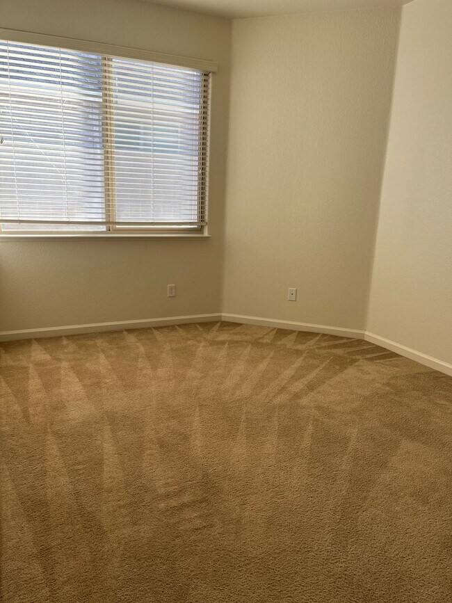 Building Photo - Easy living