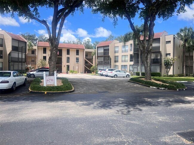 Building Photo - 6751 N University Dr
