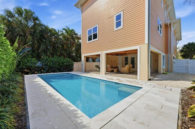 Building Photo - 113 Aqua Ln