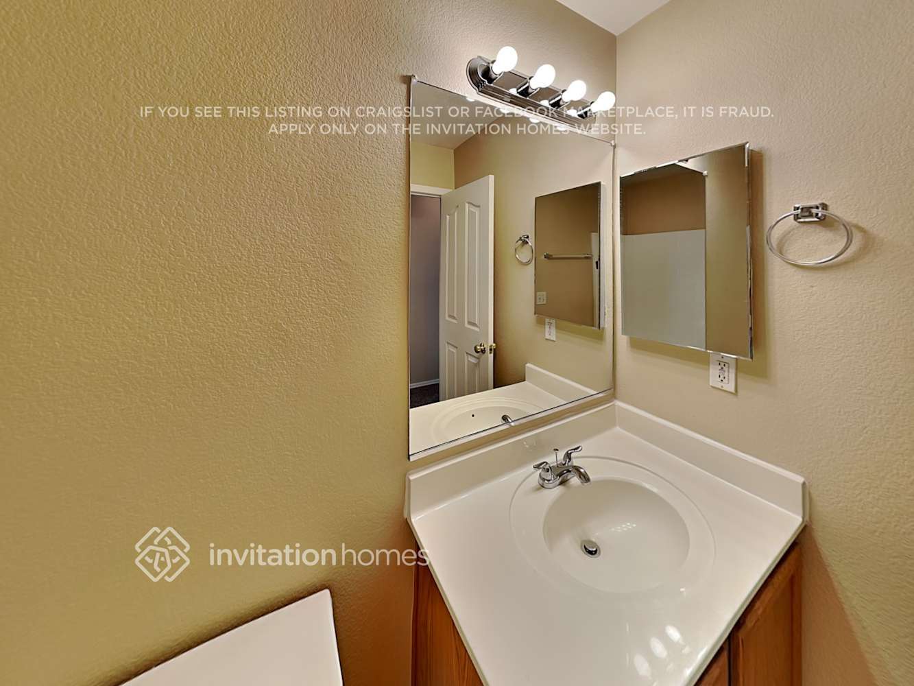 Building Photo - 11530 W Wethersfield Rd