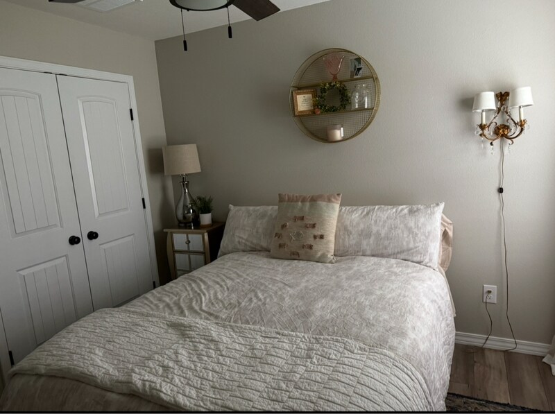 Building Photo - 1469 N Lyon Ave