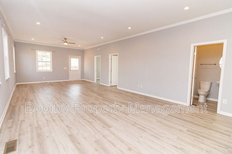 Building Photo - 203 Timberlinks Dr