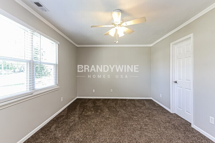 Building Photo - 601 Springmill Dr