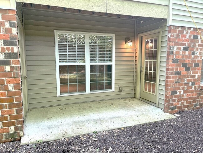 Building Photo - COMING SOON!!! Ground Floor Condo in Lake ...