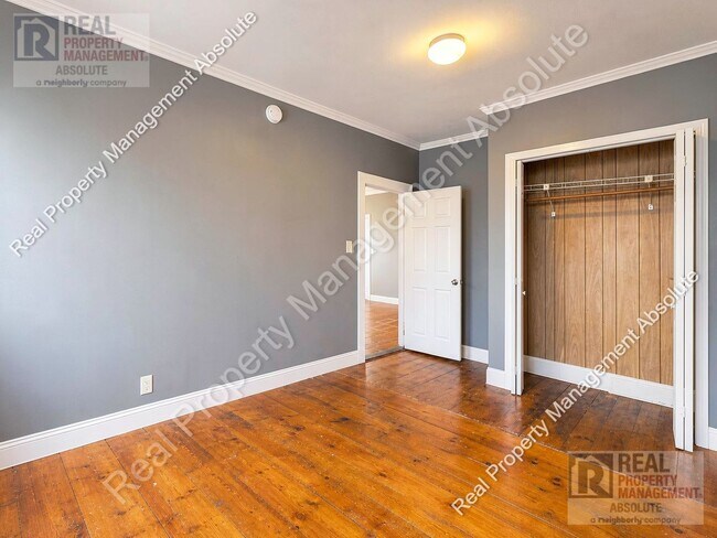 Building Photo - 72-74 Kinsley St