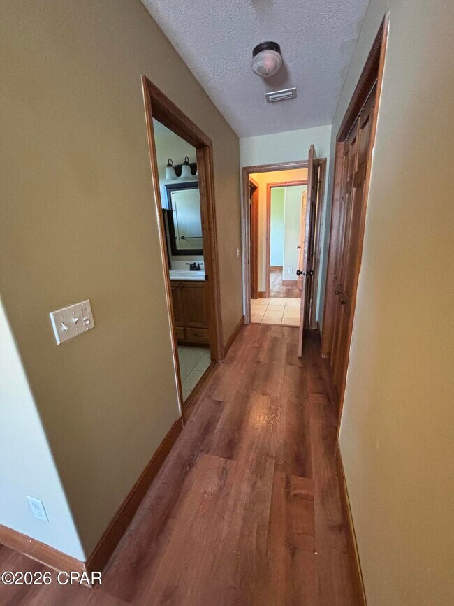 Building Photo - 4701 Deerfield Dr