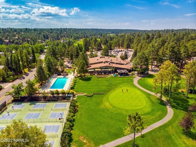 Building Photo - 2605 N Pinon Ridge Dr
