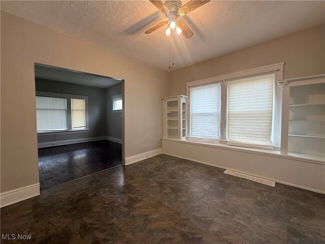 Building Photo - 1278 E 115th St