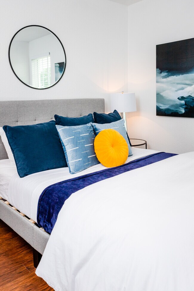 Building Photo - 1975 W Deane St