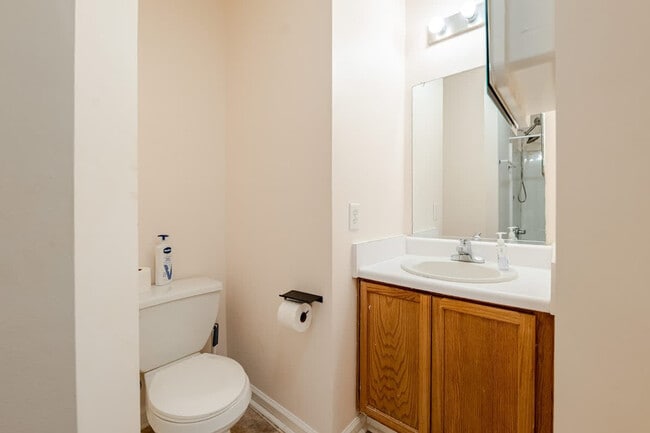 Building Photo - 305 Humble Rd