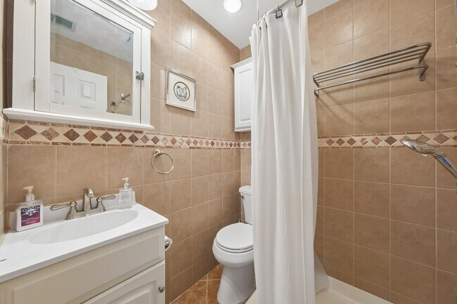 Building Photo - 212 Westchester Ct