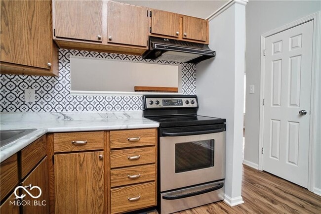 Building Photo - 802 Westridge N Dr