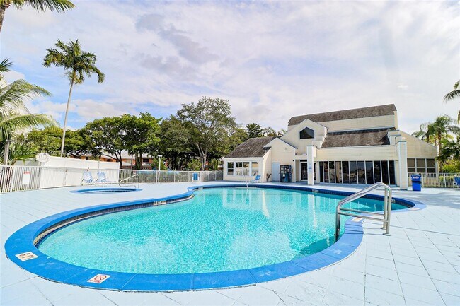 Building Photo - 3453 NW 44th St