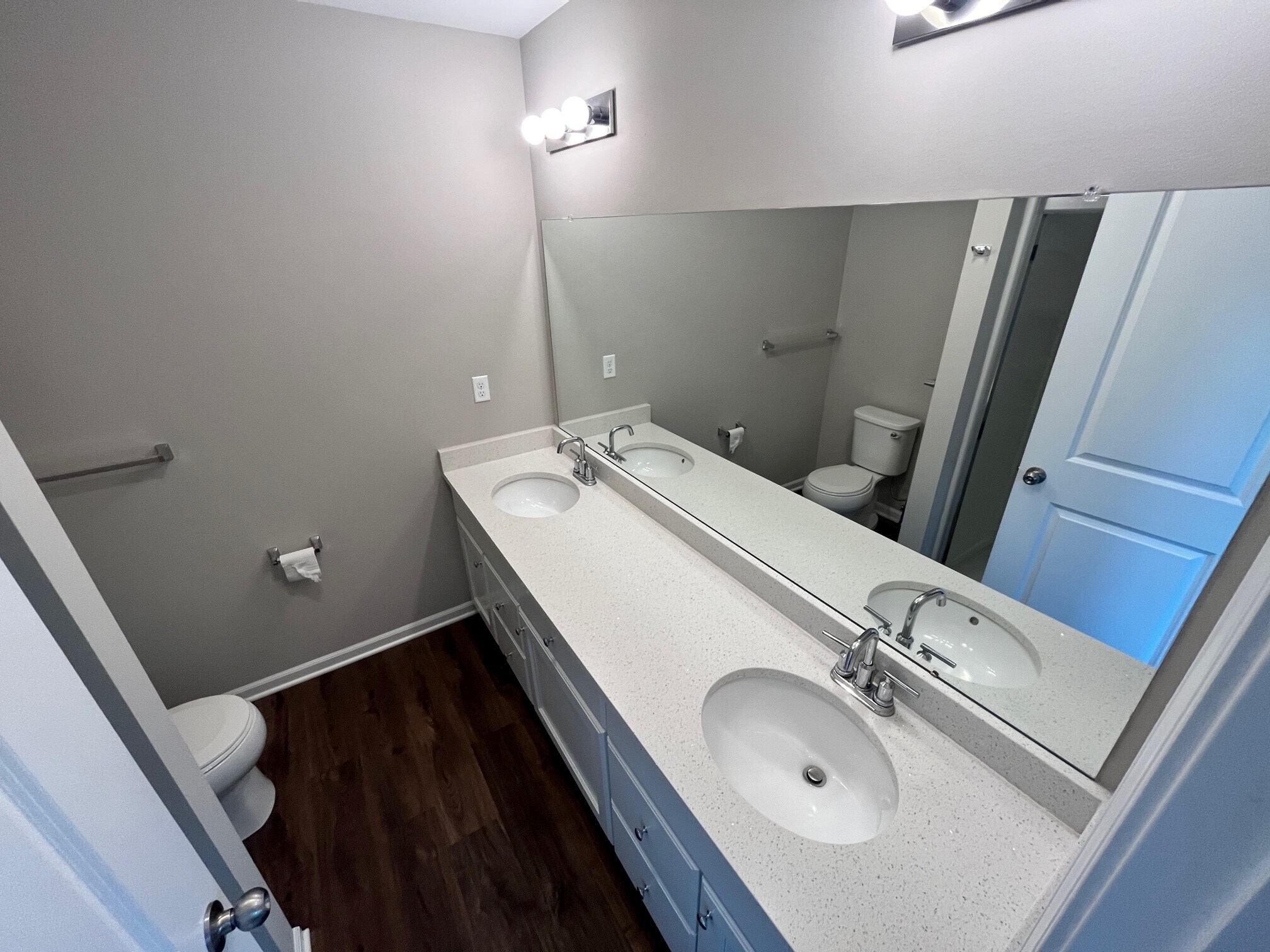 Master Bath - 587 Parkside Way