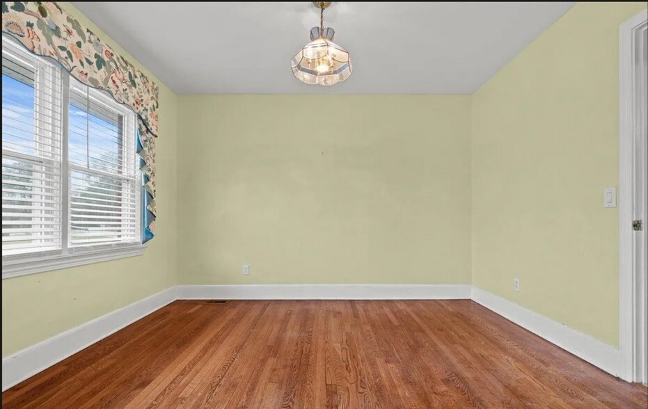 Dining Room/Office - 1202 State Rd S-21-1470